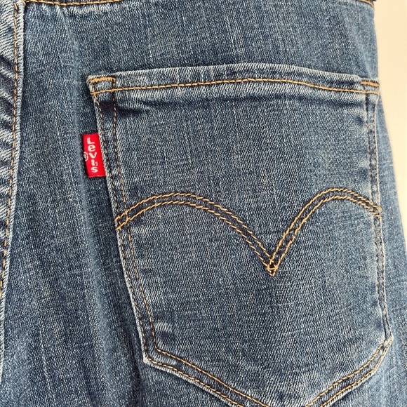 High Rise Skinny Levis Jeans - Picture 9 of 10